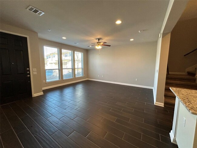 Foto del edificio - 13800 Lyndhurst St