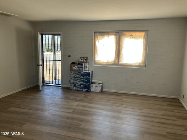 Building Photo - 4641 S 17th Pl
