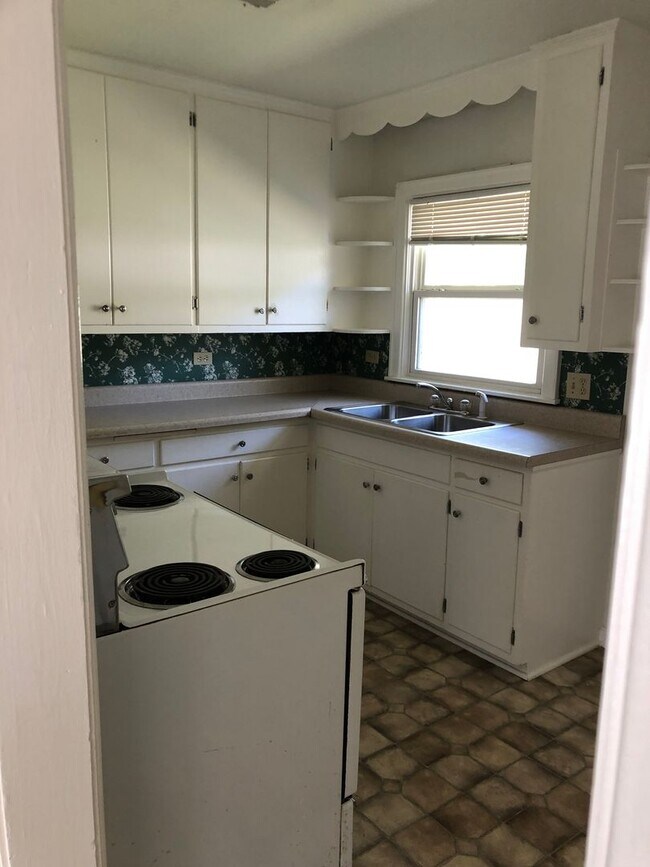 Foto del edificio - Charming 2 Bedroom Home with Garage in Sea...