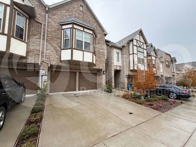 Foto del edificio - 114 Harwood Dr
