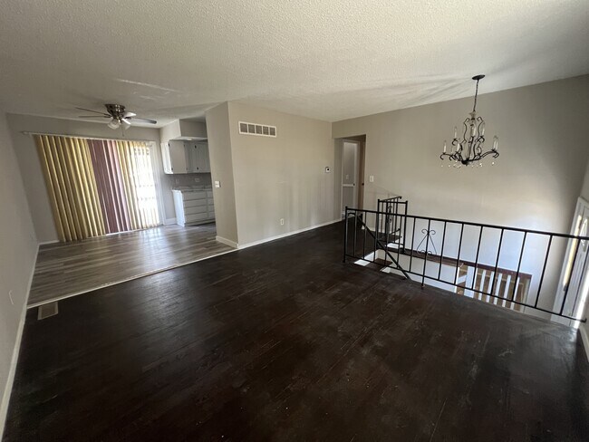 Foto del edificio - 2075 Grants Pkwy