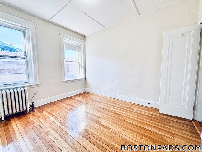 Building Photo - 1185 Boylston St