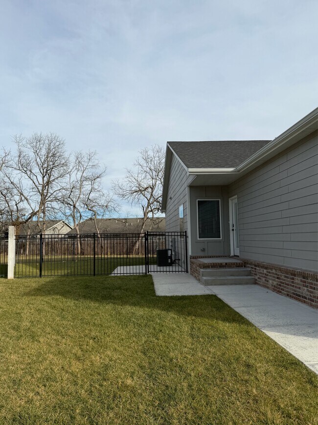 Foto del edificio - 1146 N Joye St