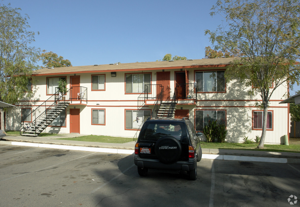 Foto principal - 2060 S Maple Ave