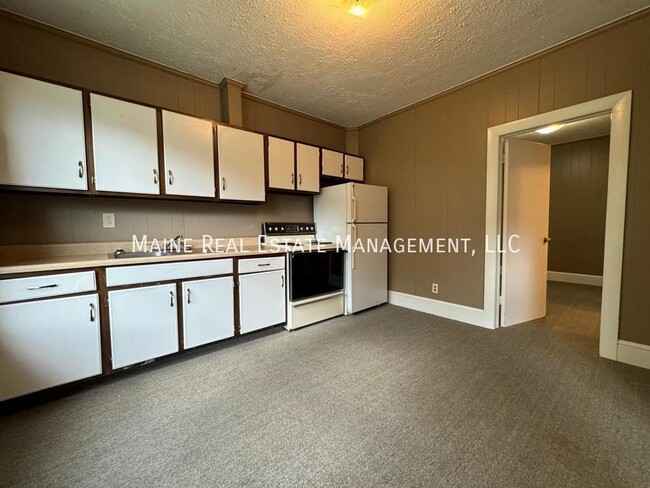 Building Photo - 13 Kidder St