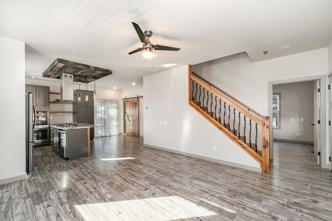 Foto del edificio - Incredible 3 BDRM / 2.5 BTH Franklin Home Available Now!