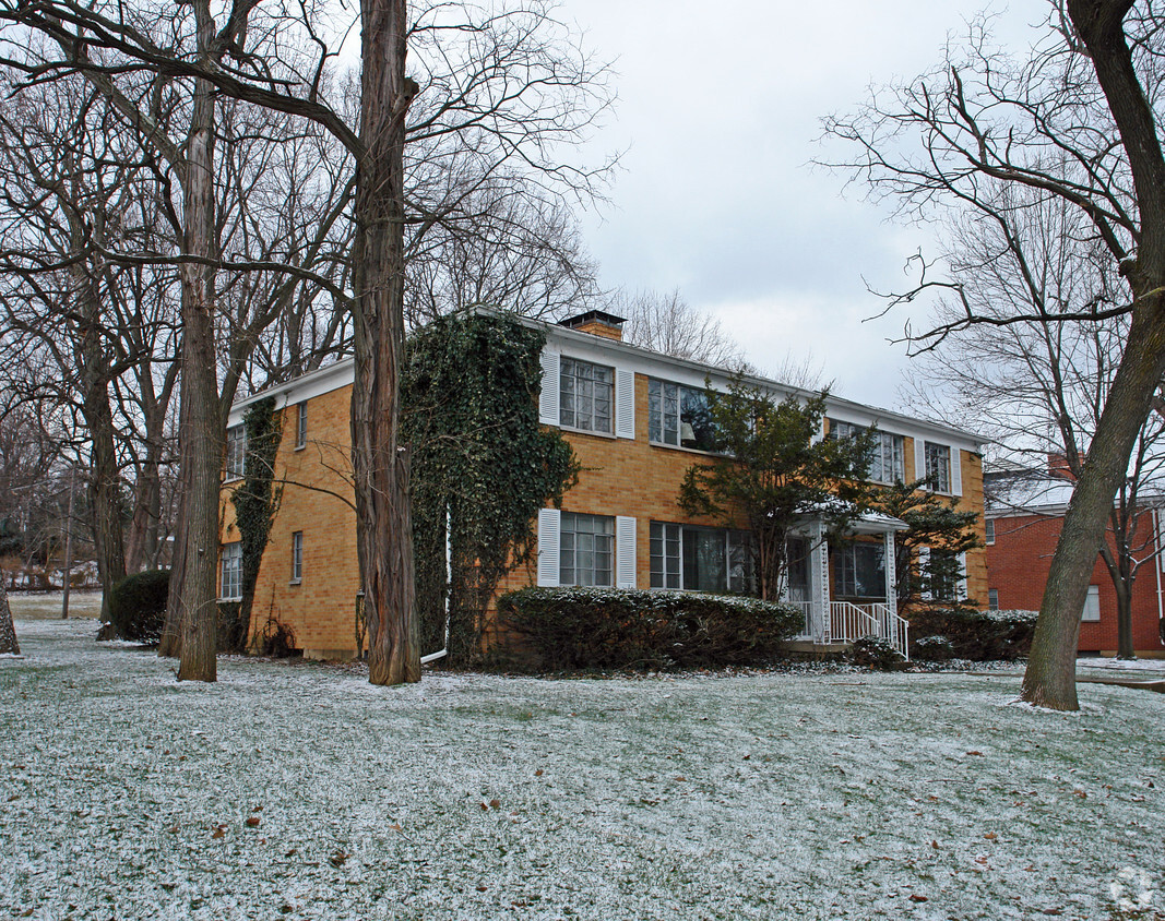 Primary Photo - 1107 Far Hills Ave