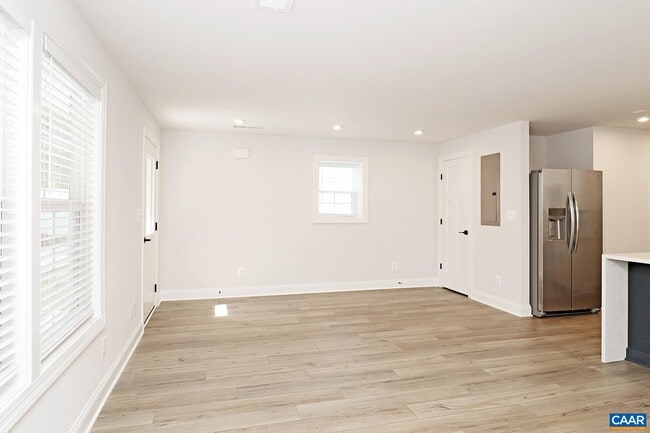 Building Photo - 2405 Anlee Rd