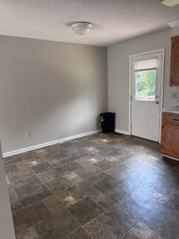 Building Photo - 1531 Richmond Dr