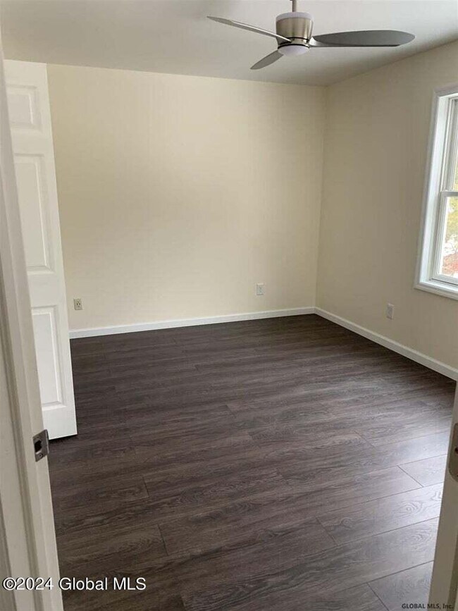 1136 Ballston Lake Rd, Ballston Lake, NY 12019 Townhome Rentals in