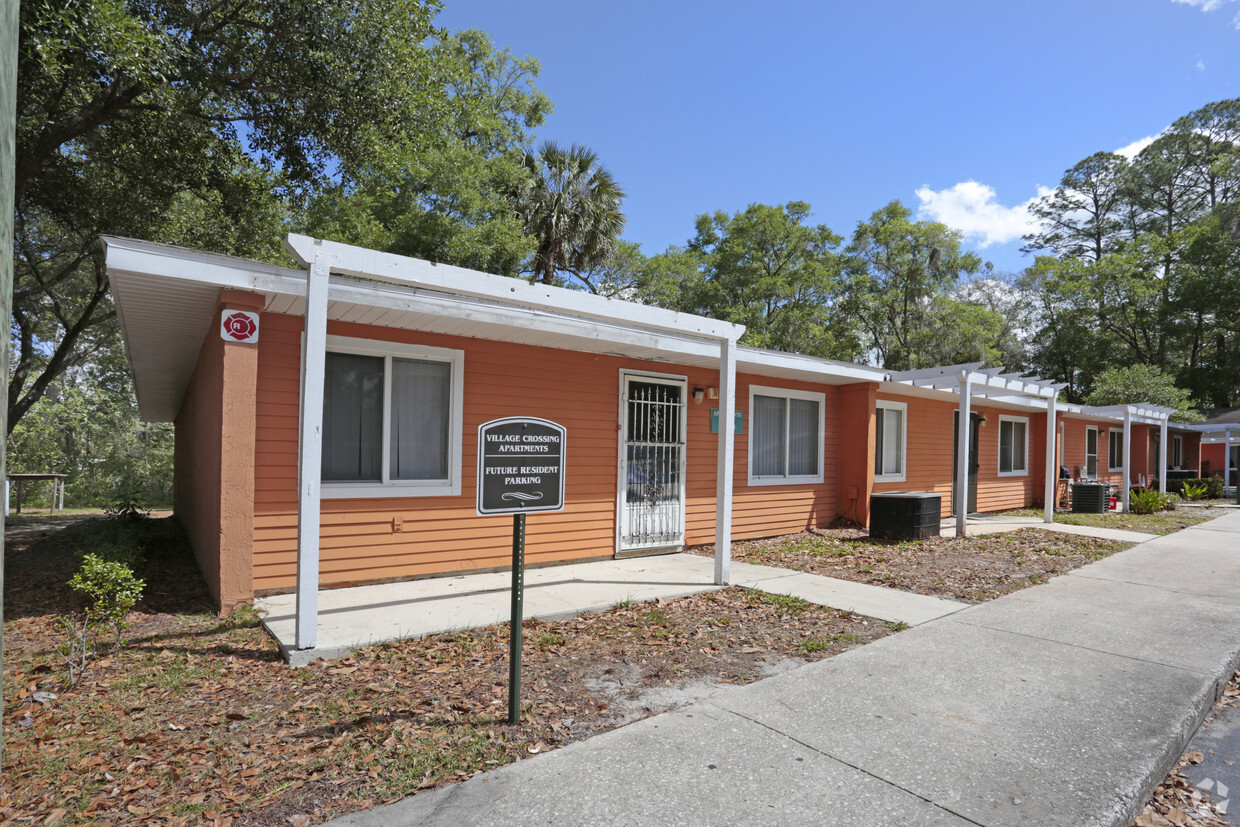 Primary Photo - Village Crossing Apartments