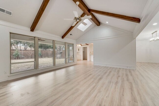 Foto del edificio - Recently Renovated 3-bed 2-bath in Plano's...