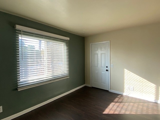 Foto del edificio - 14602 Condon Ave