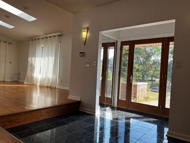 Building Photo - 4409 Exmoor Cir