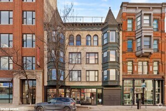 Building Photo - 353 W Chicago Ave