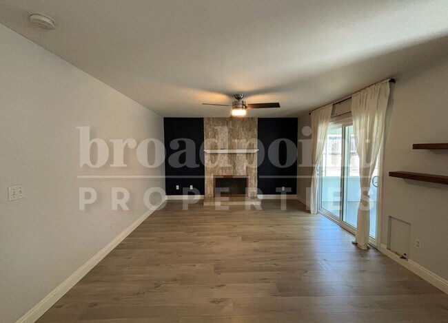 Building Photo - 1500 Via Dorado