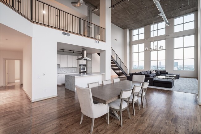 Foto del edificio - 4899 Montrose Blvd