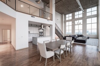 Building Photo - 4899 Montrose Blvd