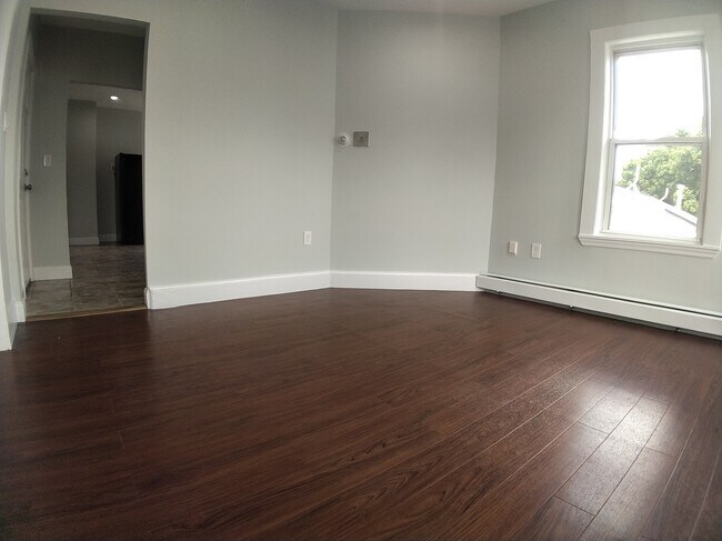 Building Photo - 44 Fenton St