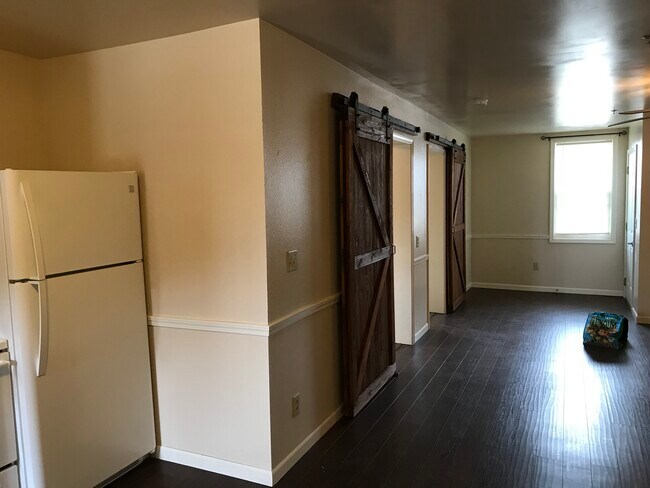 Kitchen to bedrooms - 2003 Marshall St