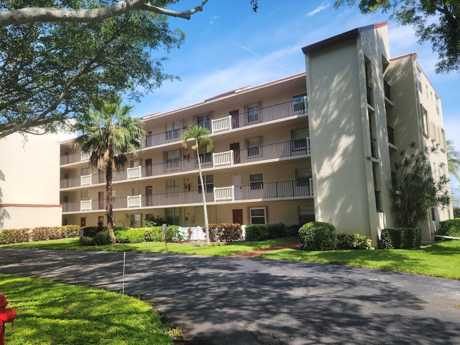 24 Abbey Ln Unit 207, Delray Beach, FL 33446 Condo for Rent in Delray