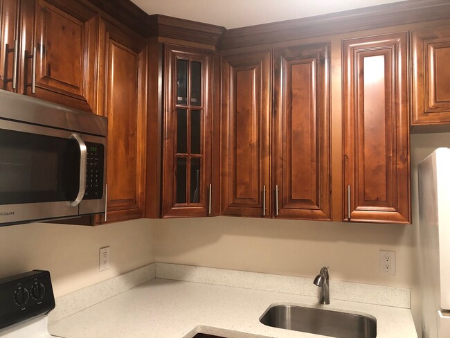 Kitchen - 3919 Adcock Ln