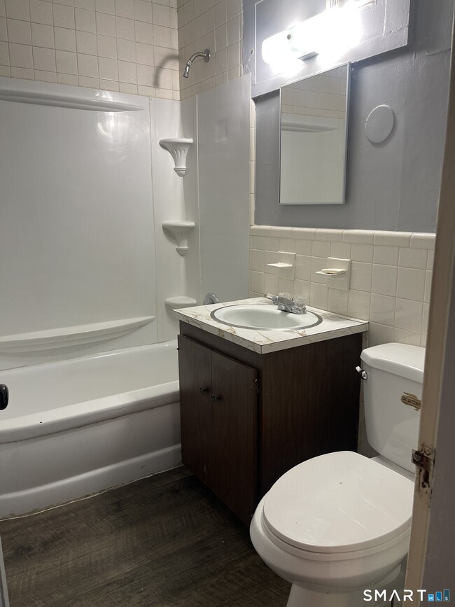 Building Photo - 41 Strickland St