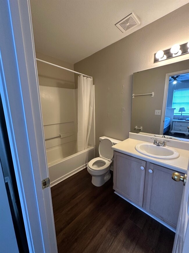 Building Photo - 2188 Timberwood Cir N