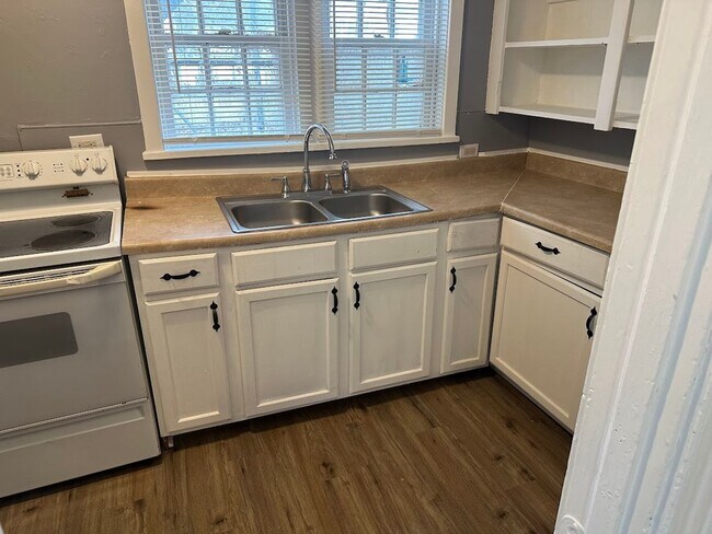 Photo - 109 Windsor St Apartment