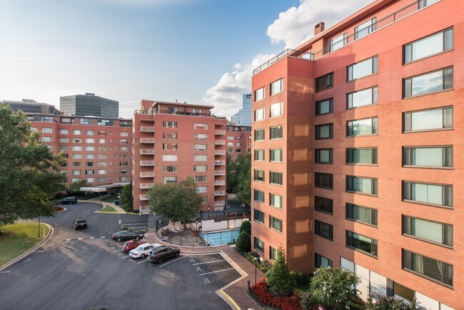 1011 Arlington Blvd Unit 744, Arlington, VA 22209