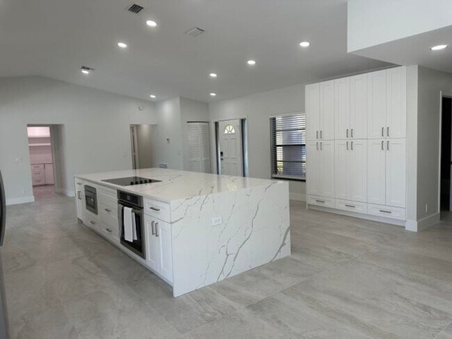 Foto del edificio - 11600 Island Lakes Ln