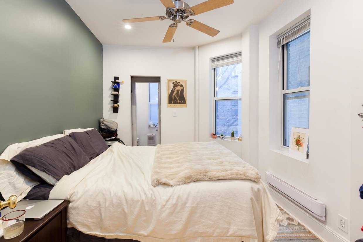 Foto del edificio - 307 East 18th Street