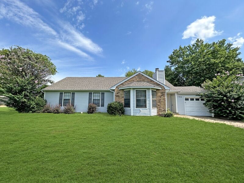 Primary Photo - 790 Clarington Dr