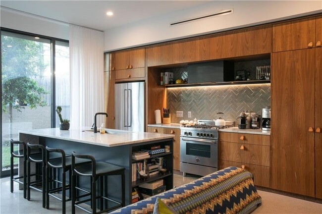 Foto del edificio - 1713 Bluebonnet Ln
