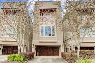 Building Photo - 511 Birdsall St