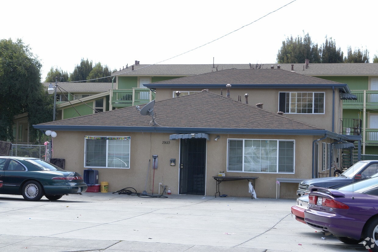 29683 Dixon St, Hayward, CA 94544 Apartments in Hayward, CA
