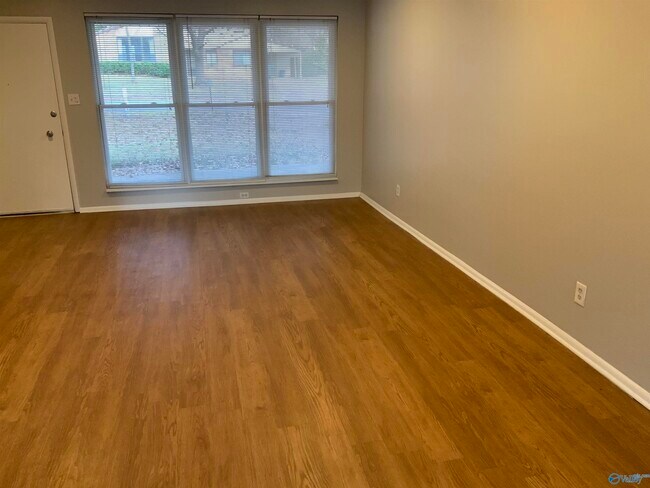 Foto del edificio - 6303 Marsh Ave NW