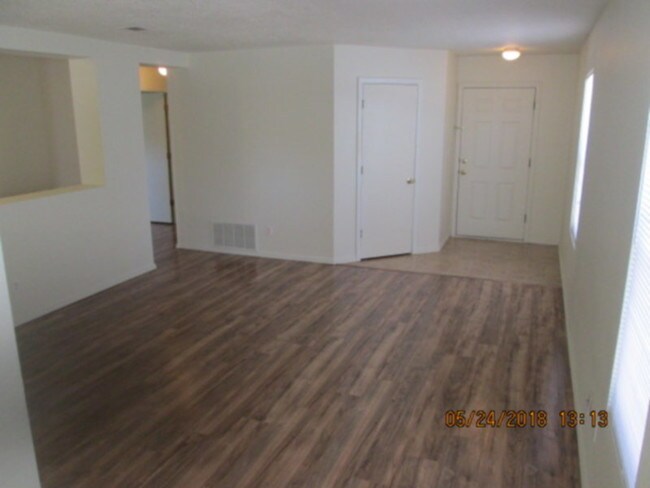 Building Photo - 6136 Rose Park Ave NW