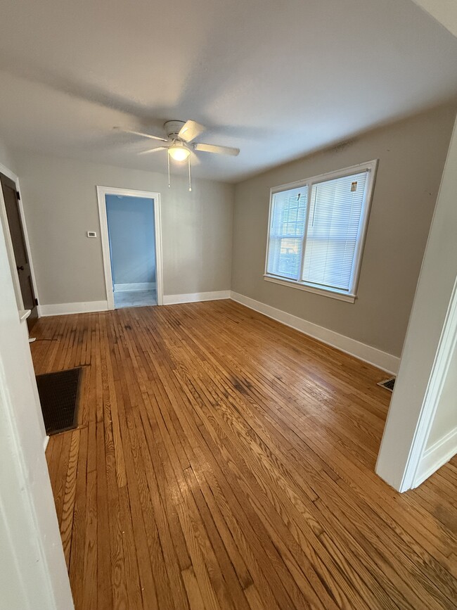 Dinning Room - 354 E Cecil St