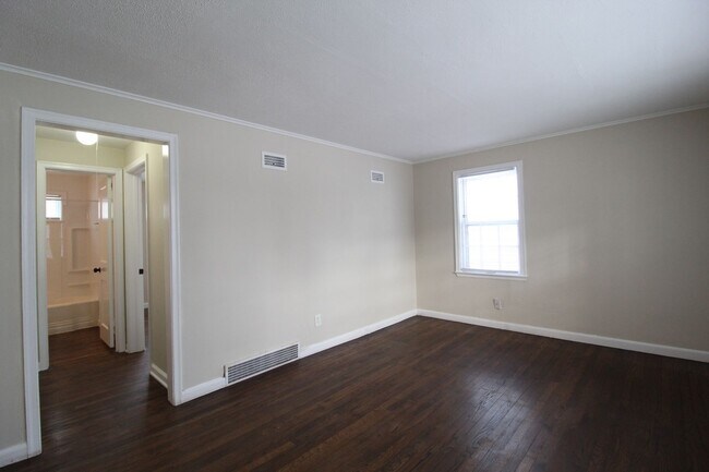 Foto del edificio - January FREE On This 1 Bedroom 1 Bath Duplex in Navy Hill Area in Olathe