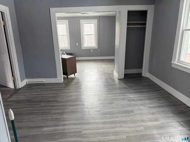 Foto del edificio - 139 N Main St