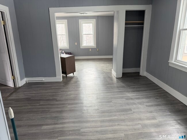 Building Photo - 139 N Main St