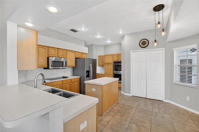 Foto del edificio - 11304 Balm Riverview Rd