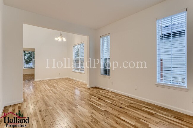Foto del edificio - ** NEW PRICE ** Peaceful, Spacious Living ...