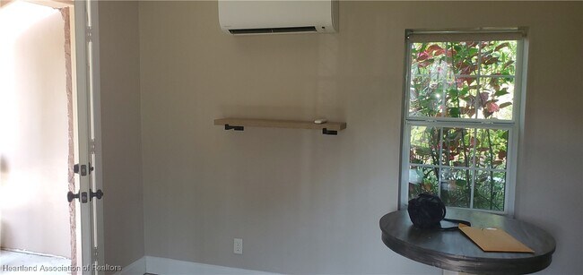 Foto del edificio - 2650 Lakeview Dr