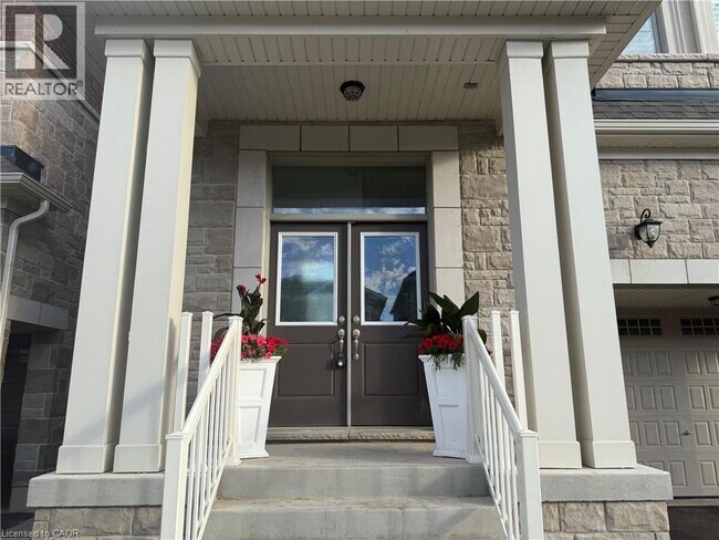 Photo du bâtiment - 470 Violet Gate