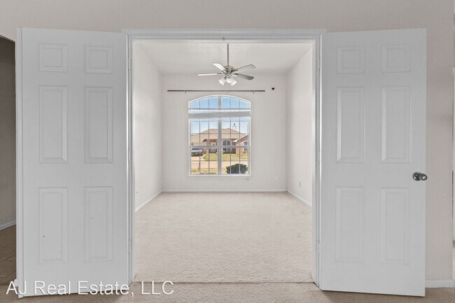Building Photo - 3 br, 2 bath House - 3900 Llano Estacado
