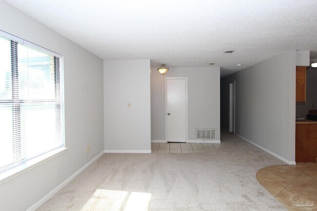 Foto del edificio - 8224 Tempest Dr