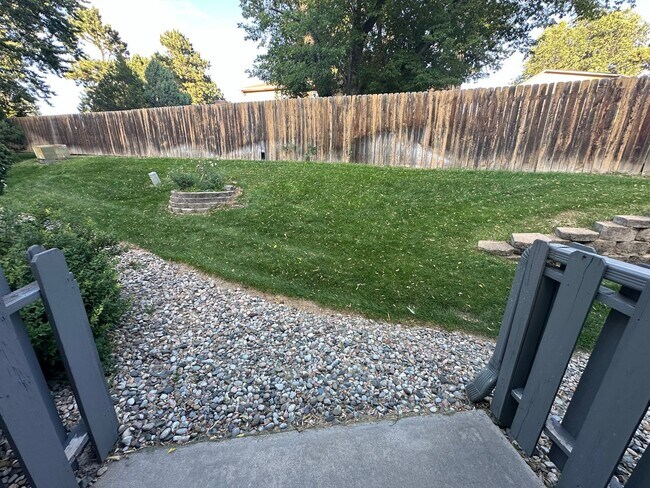 Foto del edificio - Beautiful 2 Bed 2 Bath Townhome!!