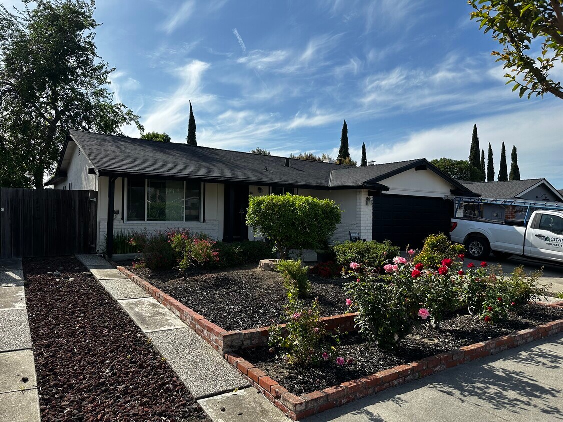 Foto del edificio - 408 Lyoncross Way